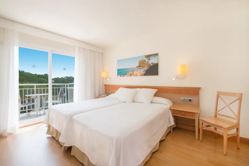 Iberostar Waves Club Cala Barca 4*-12