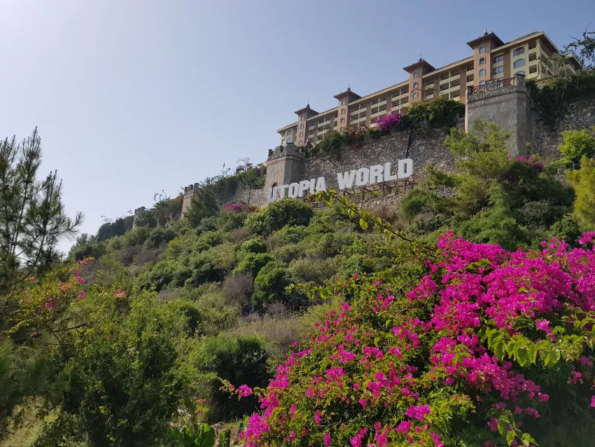 Utopia World Hotel 5*-8
