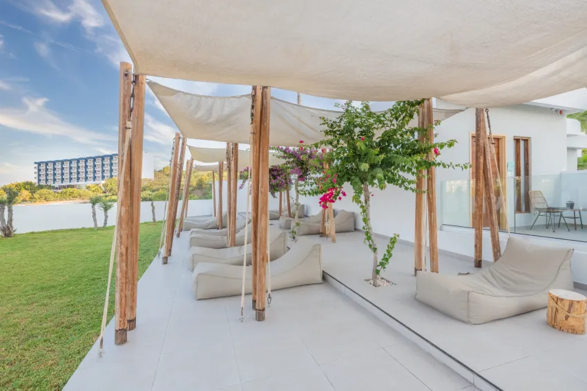 Napa Mermaid Hotel & Suites 4*-140