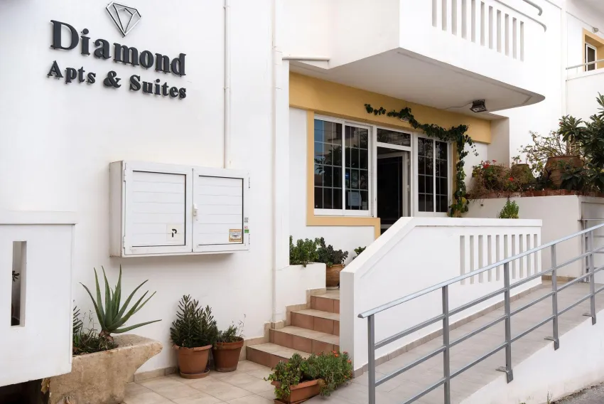Diamond Apts and Suites 3*-13