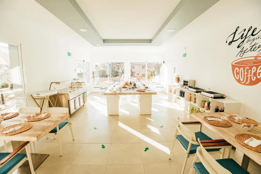 4U Miranda - Only Adults 3*-13