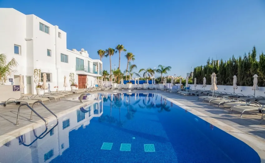 Protaras Plaza Hotel 3*-4