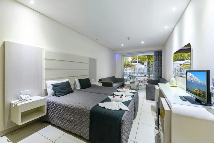 Tasia Maris Oasis 3*-7