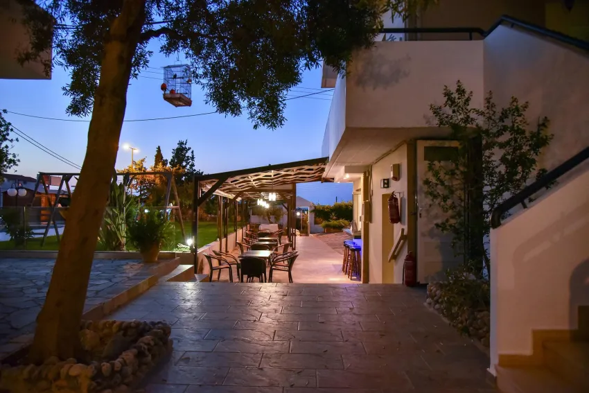 Iraklis Apts 3*-45