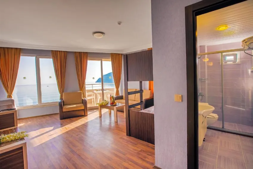 HAWAII SUIT BEACH HOTEL  3*-3