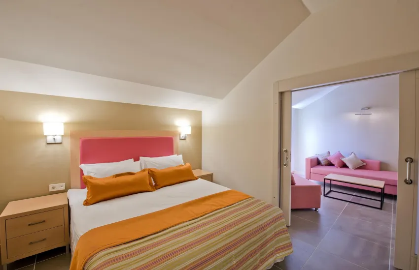 Kentia Suites (ex. Kentia Hotel) 4*-10