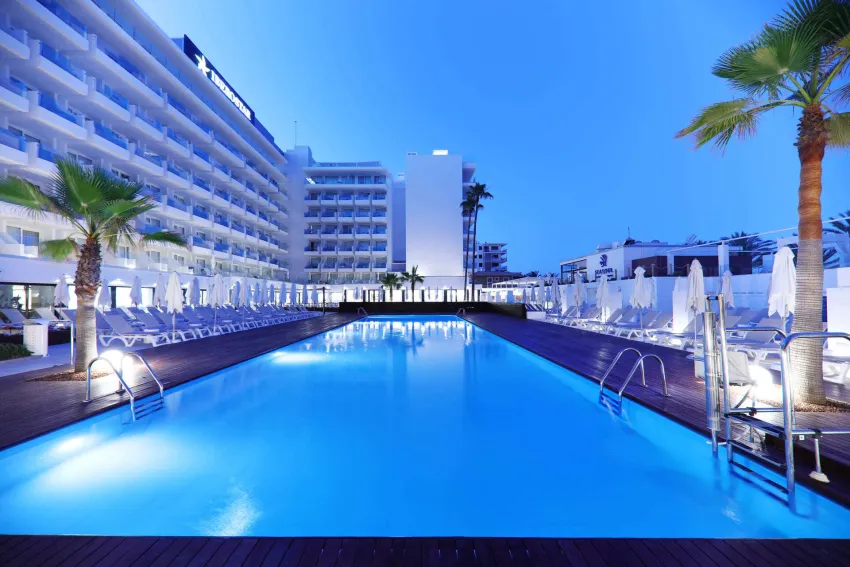 Iberostar Waves Bahía de Palma 4*-2