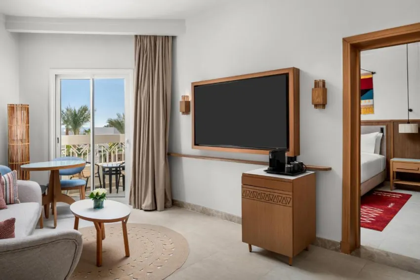 DOUBLETREE BY HILTON SHARM BAY RESORT BEACH SIDE  4*-130