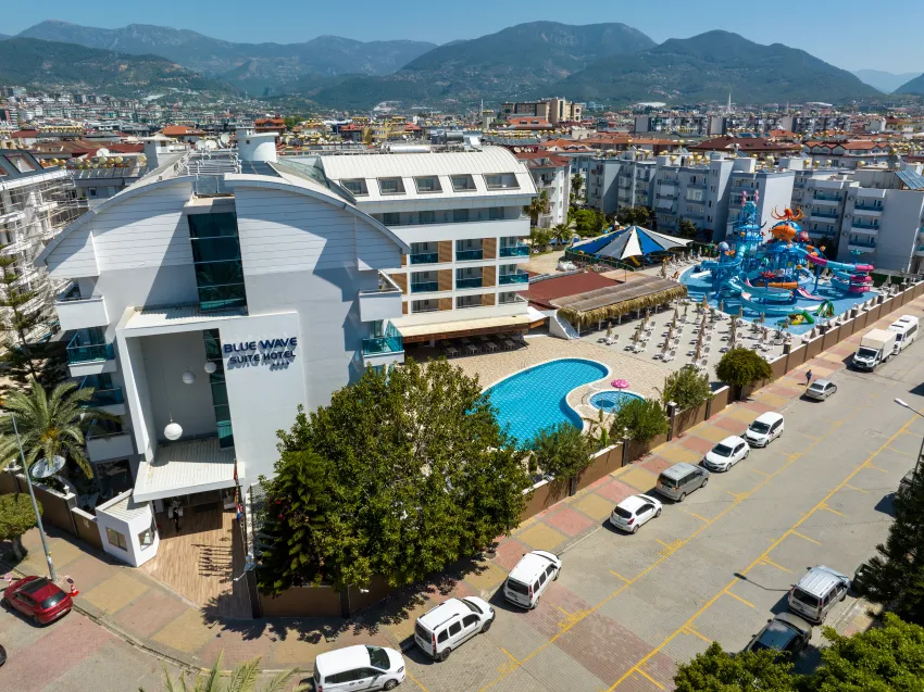 Blue Wave Suit Hotel 4*-2