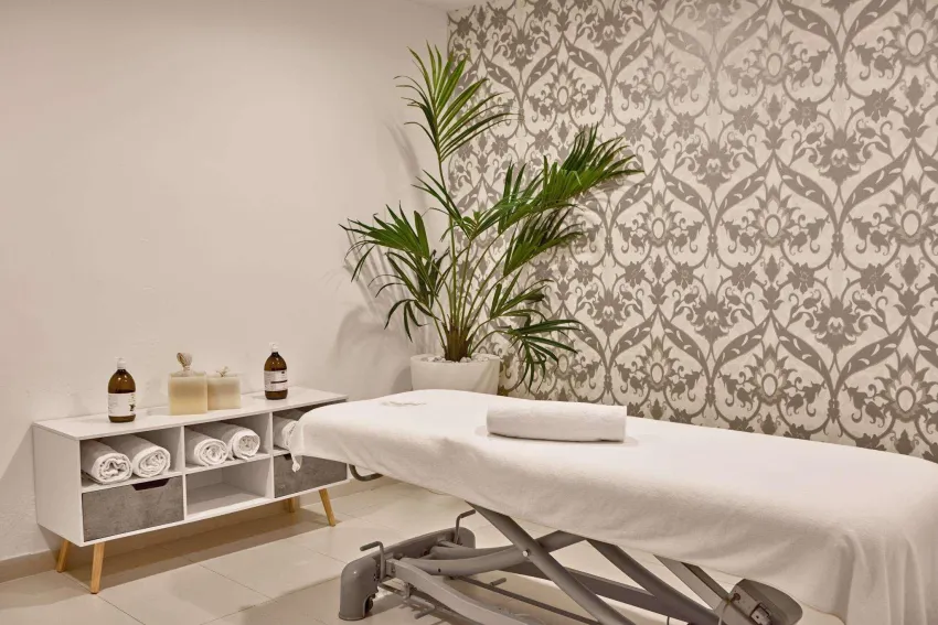 Zafiro Palmanova -121