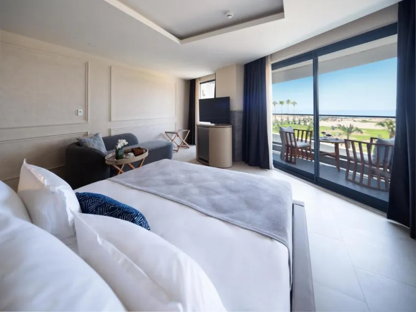 LIU RESORTS  5*-9