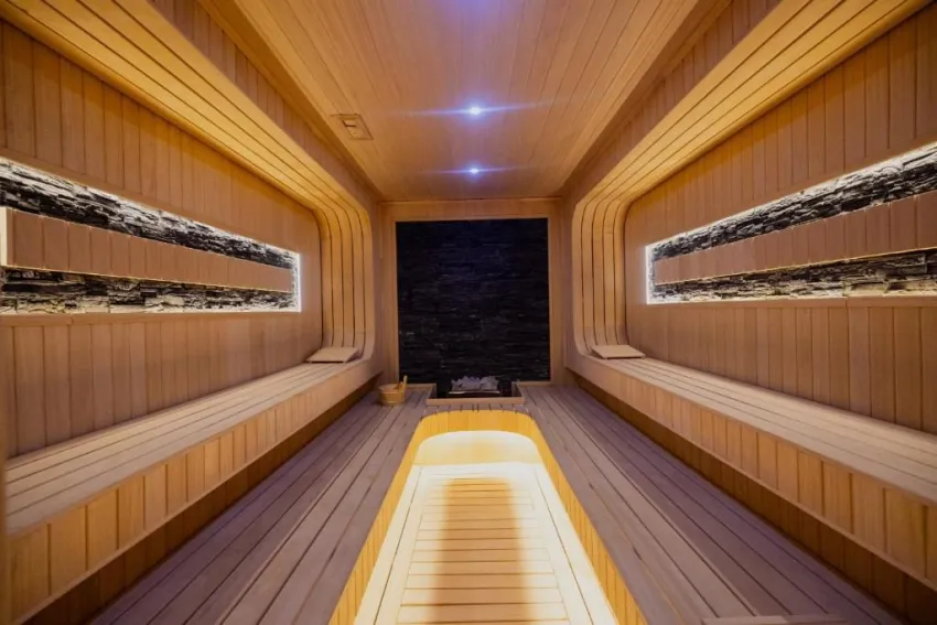 GRANADA LUXURY RED (ADULTS ONLY 16+)  5*-21