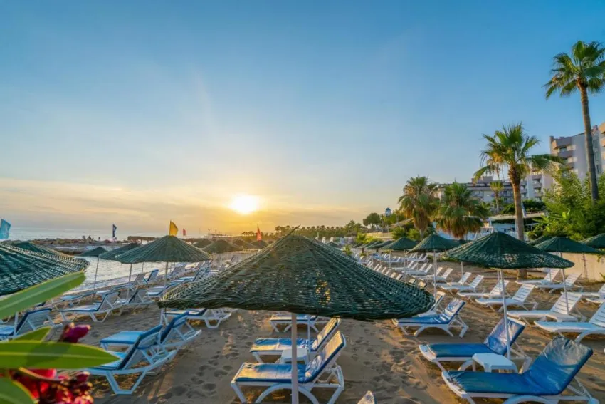 RAMIRA BEACH HOTEL  4*-14