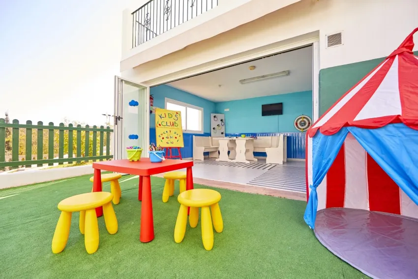 Holiday Center Apart 3*-17