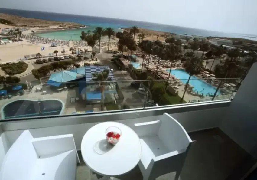 Anonymous Beach 3*-57