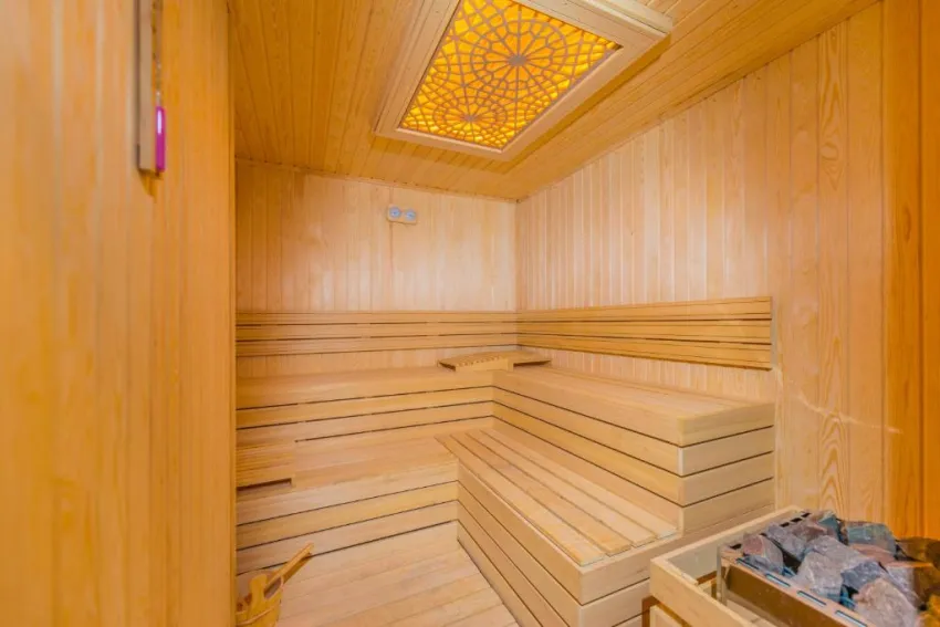 SIDE LOWE HOTEL  3*-11