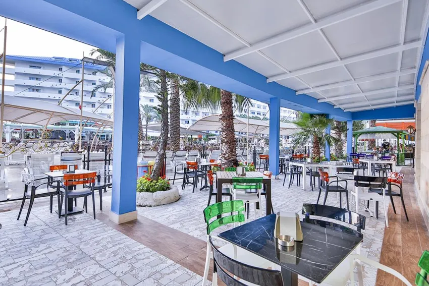CRYSTAL ADMIRAL RESORT SUITES  5*-11
