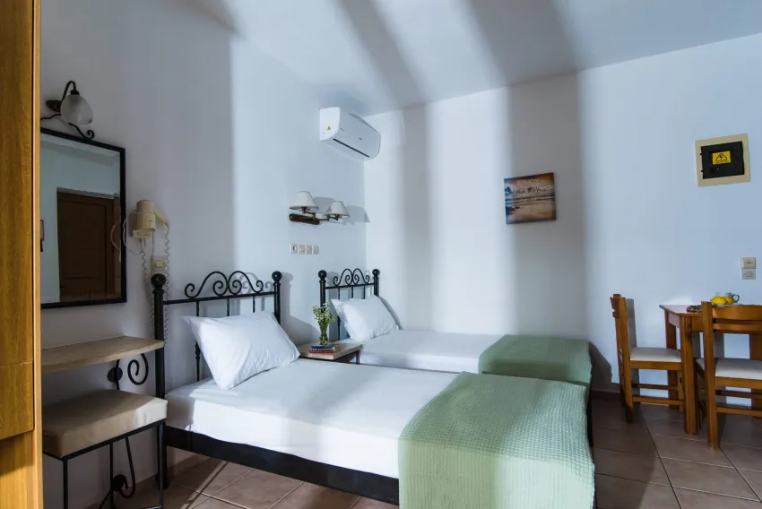 Newcastle Studios 3*-3