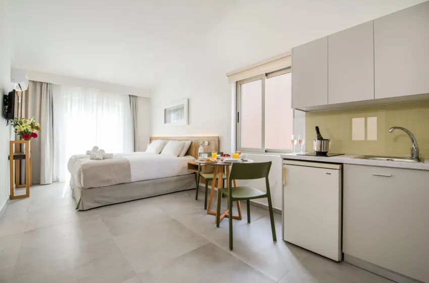 LOTUS HOTEL APARTMENTS 3*-8