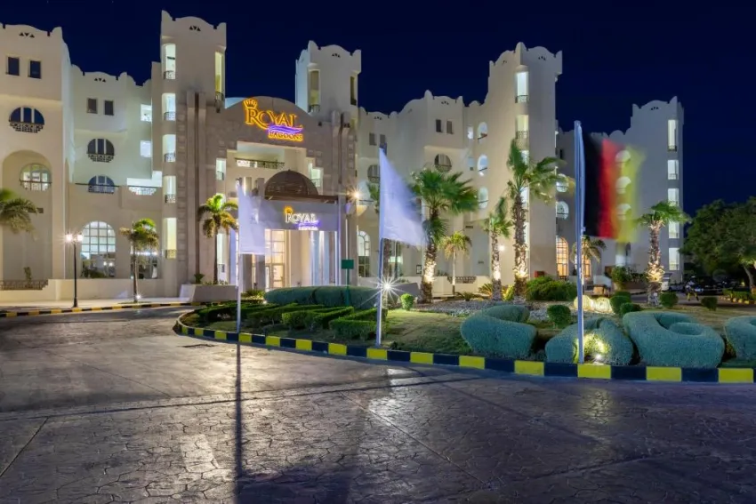 ROYAL LAGOONS RESORT & AQUA PARK  4*-24