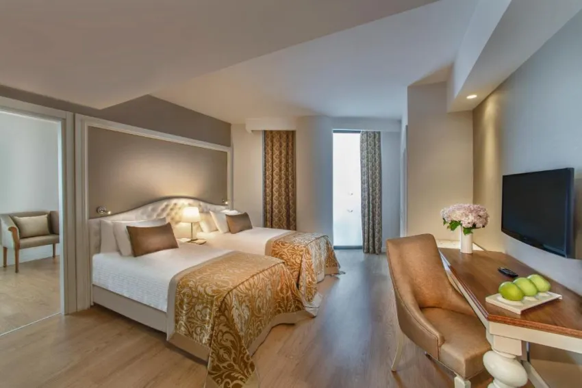 ASKA LARA RESORT & SPA  5*-6