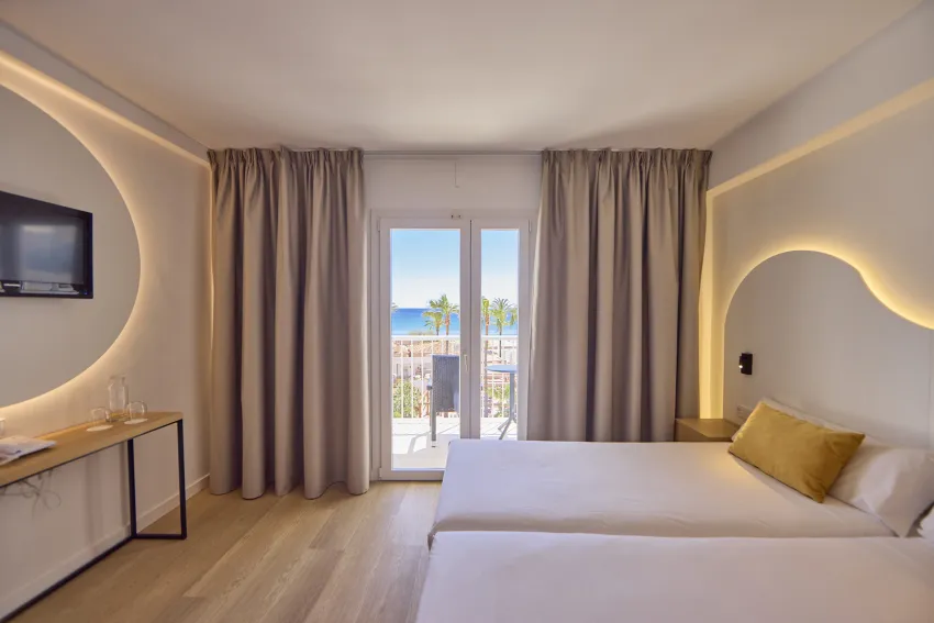 Universal Hotel Bikini 3*-13