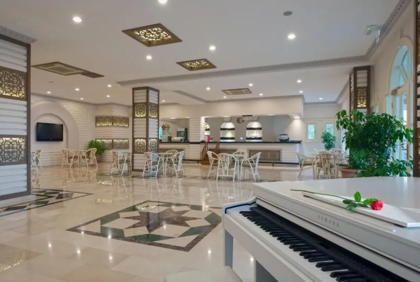 CLUB PARADISO HOTEL & RESORT  5*-10