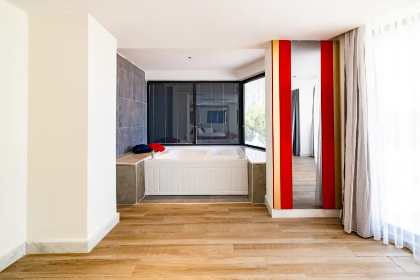 Granada Luxury Red (Adults Only 16+) 5*-15