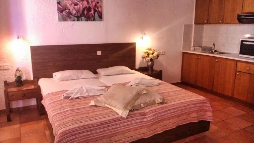 Fotoula Studios 2*-22