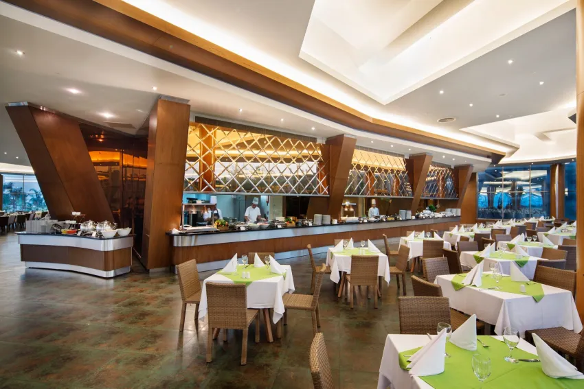 Noah's Ark Deluxe Hotel & Spa 5*-9