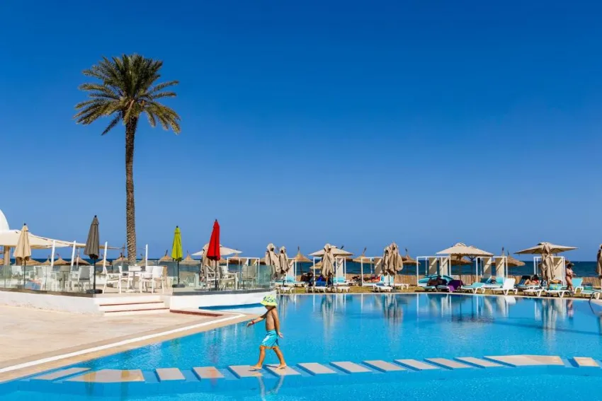 MONARQUE CLUB RIVAGE MONASTIR  4*-43