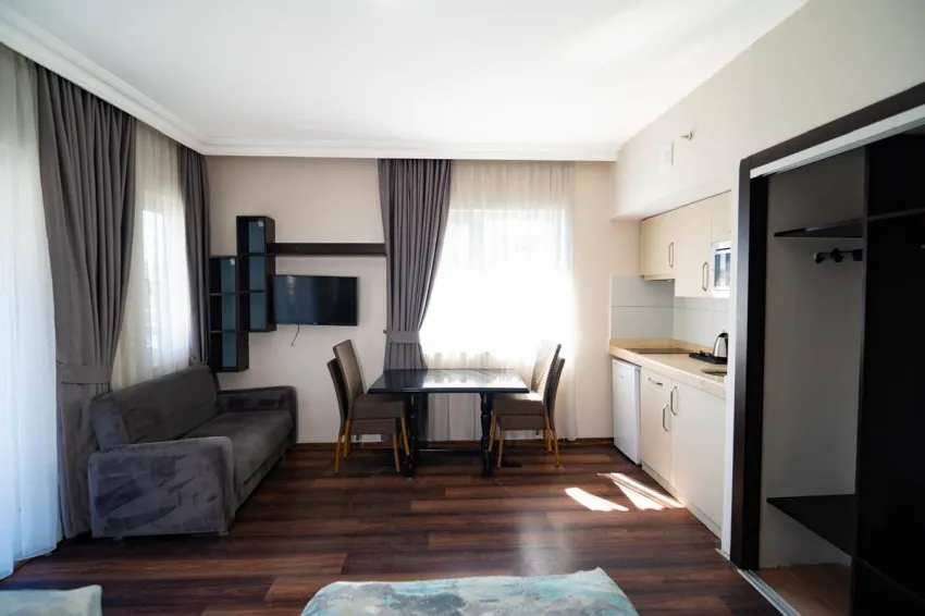Royalisa City Apart 3*-28