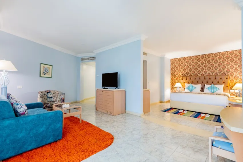 Royal Lagoons Resort & Aqua Park 5*-4