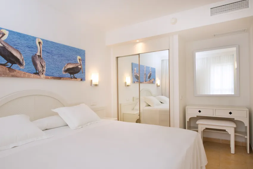 Iberostar Waves Ciudad Blanca 4*-22