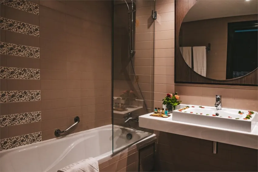 ROSA BEACH THALASSO & SPA  4*-60