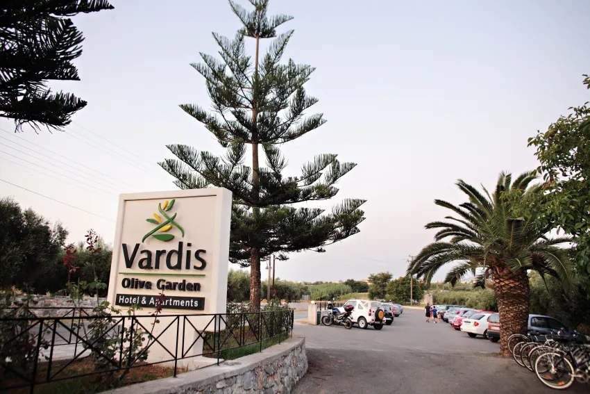 Vardis Olive Garden 2*-5