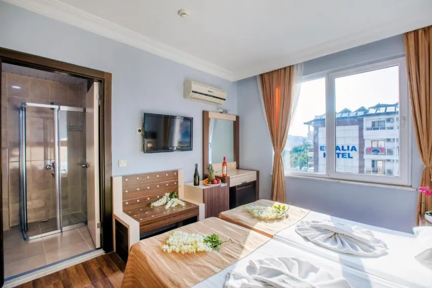 HAWAII SUIT BEACH HOTEL  3*-9