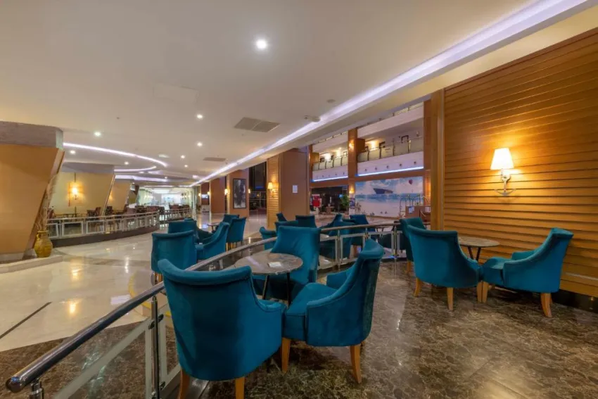 TRANSATLANTIK HOTEL & SPA  5*-10