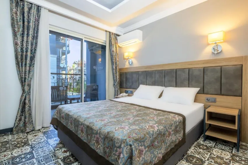 CRYSTAL AURA AQUA COLLECTION  5*-37