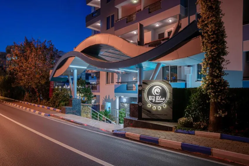 CLUB BIG BLUE SUITE HOTEL  4*-38