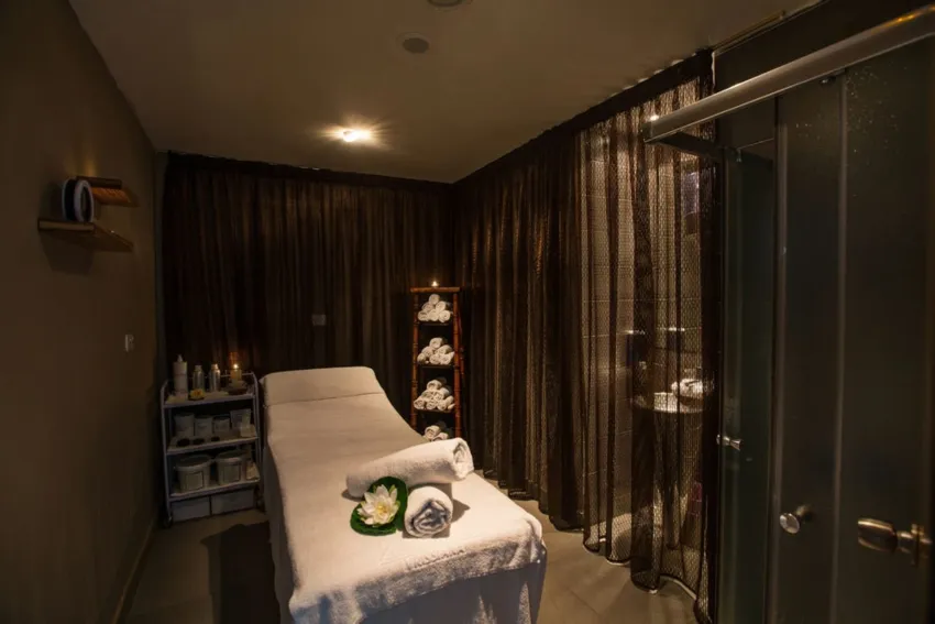 Vrissiana Beach 4*-10