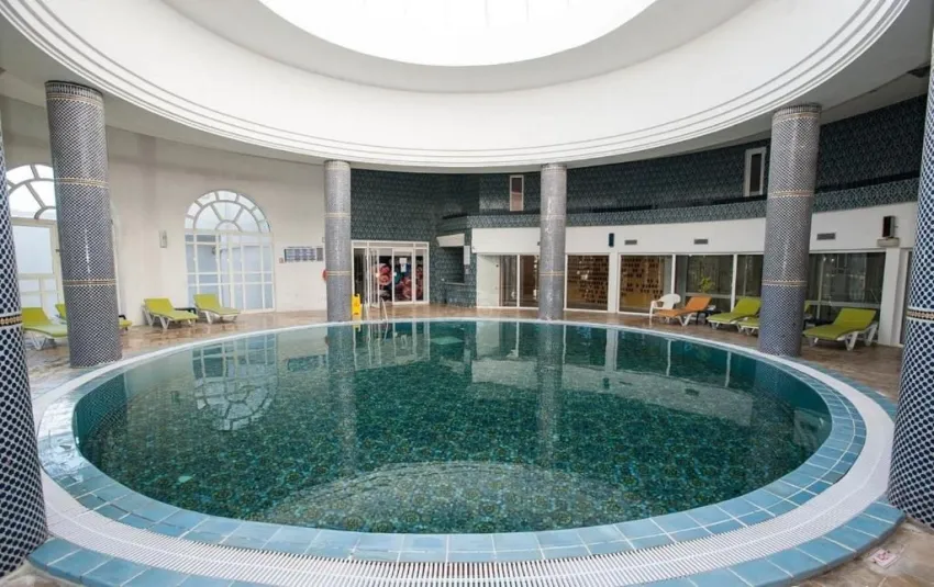 RIVIERA HOTEL  4*-25