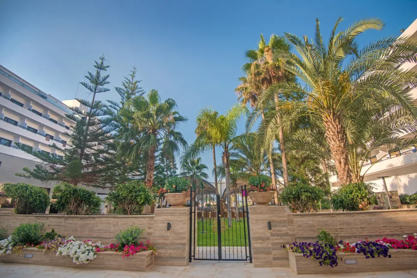 Adams Beach Hotel 5*-140