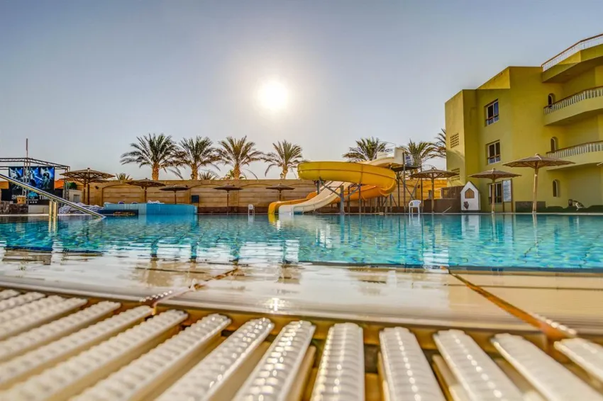 PALM BEACH RESORT  4*-5