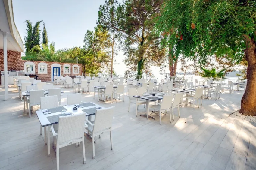 UTOPIA BEACH CLUB  5*-8