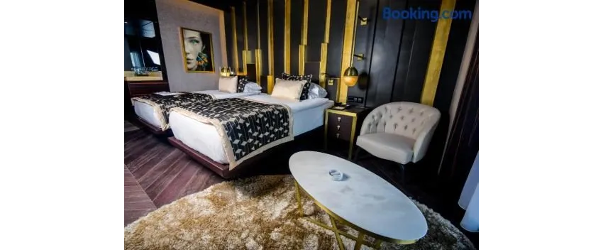 Rocks Hotel & Casino 5*-10