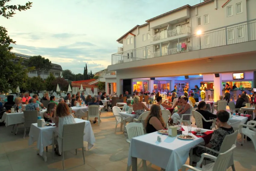 CATS GARDEN HOTEL  3*-12