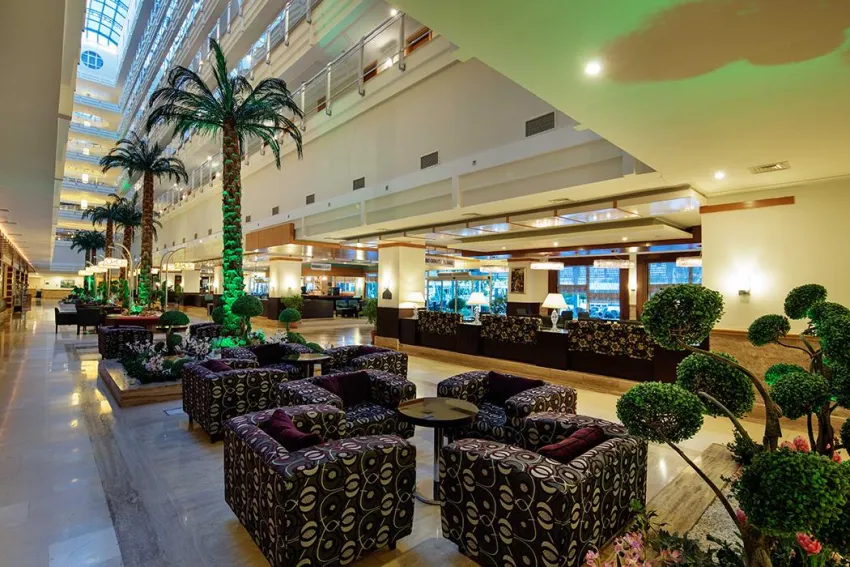 CRYSTAL ADMIRAL RESORT SUITES  5*-5