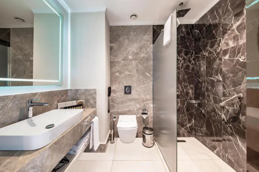 SERENITY QUEEN HOTEL  5*-65