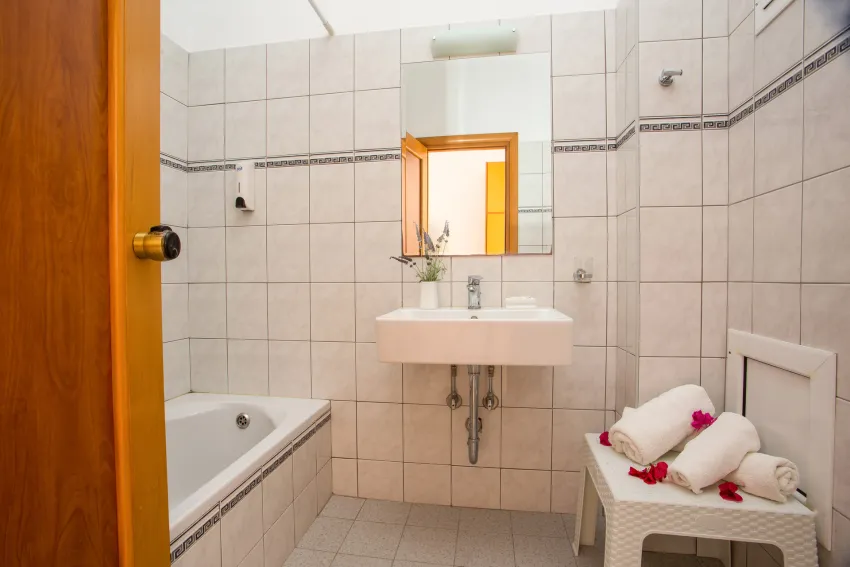 Ledras Beach Hotel 4*-5